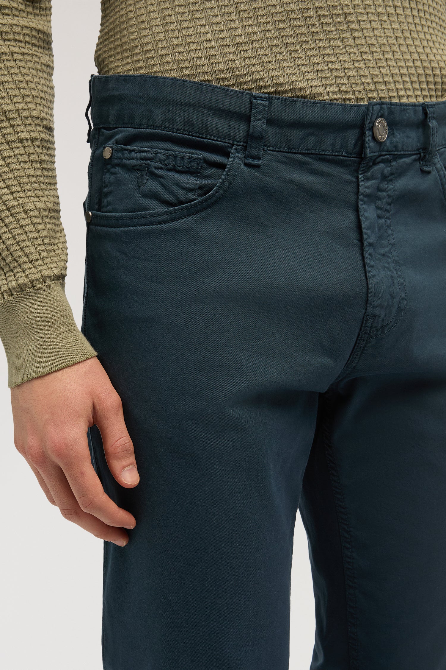 5 Slim 370 CLOSE pockets in lightweight gabardine - Image 3