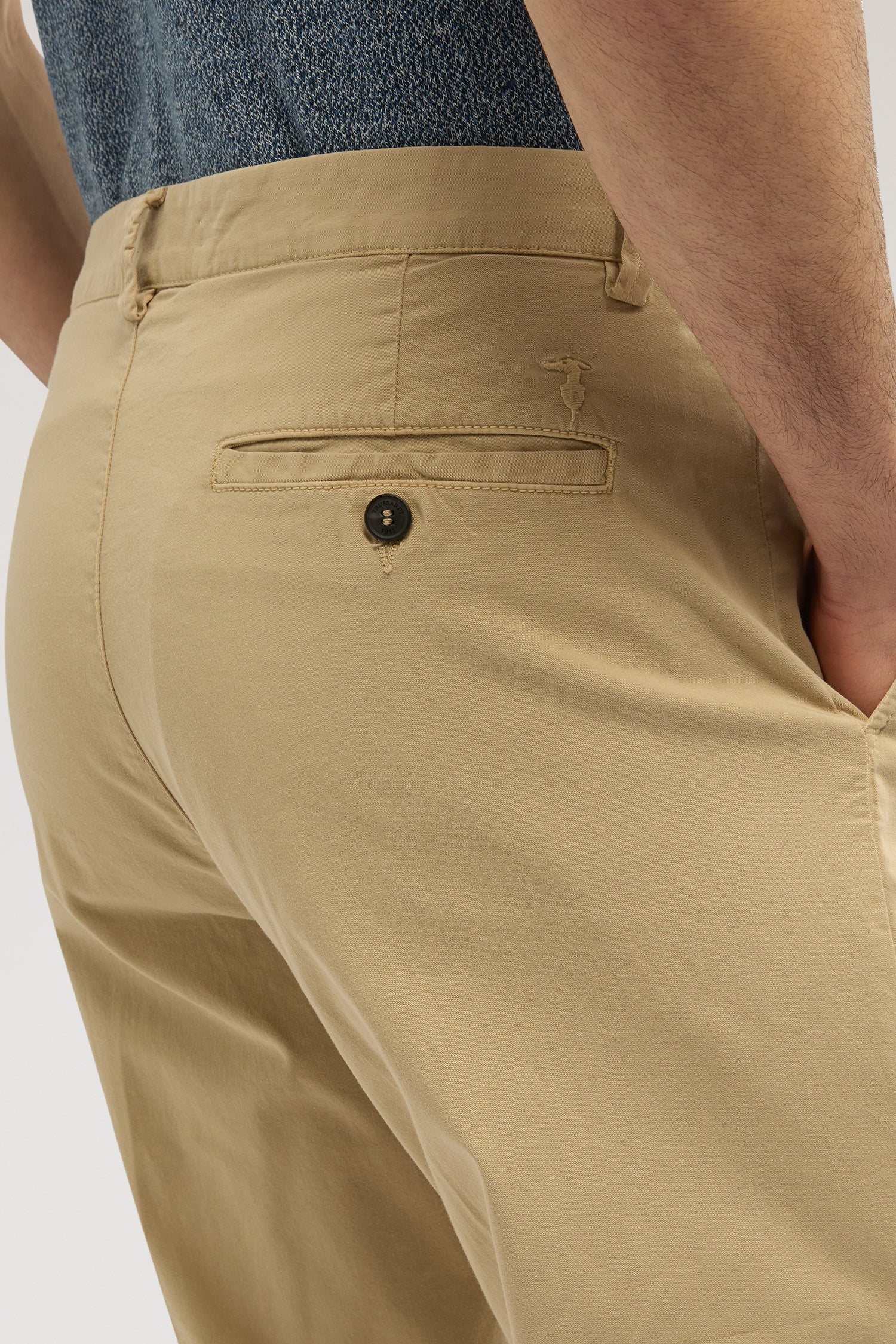 Chino Regular 302 in lightweight drill - Image 4