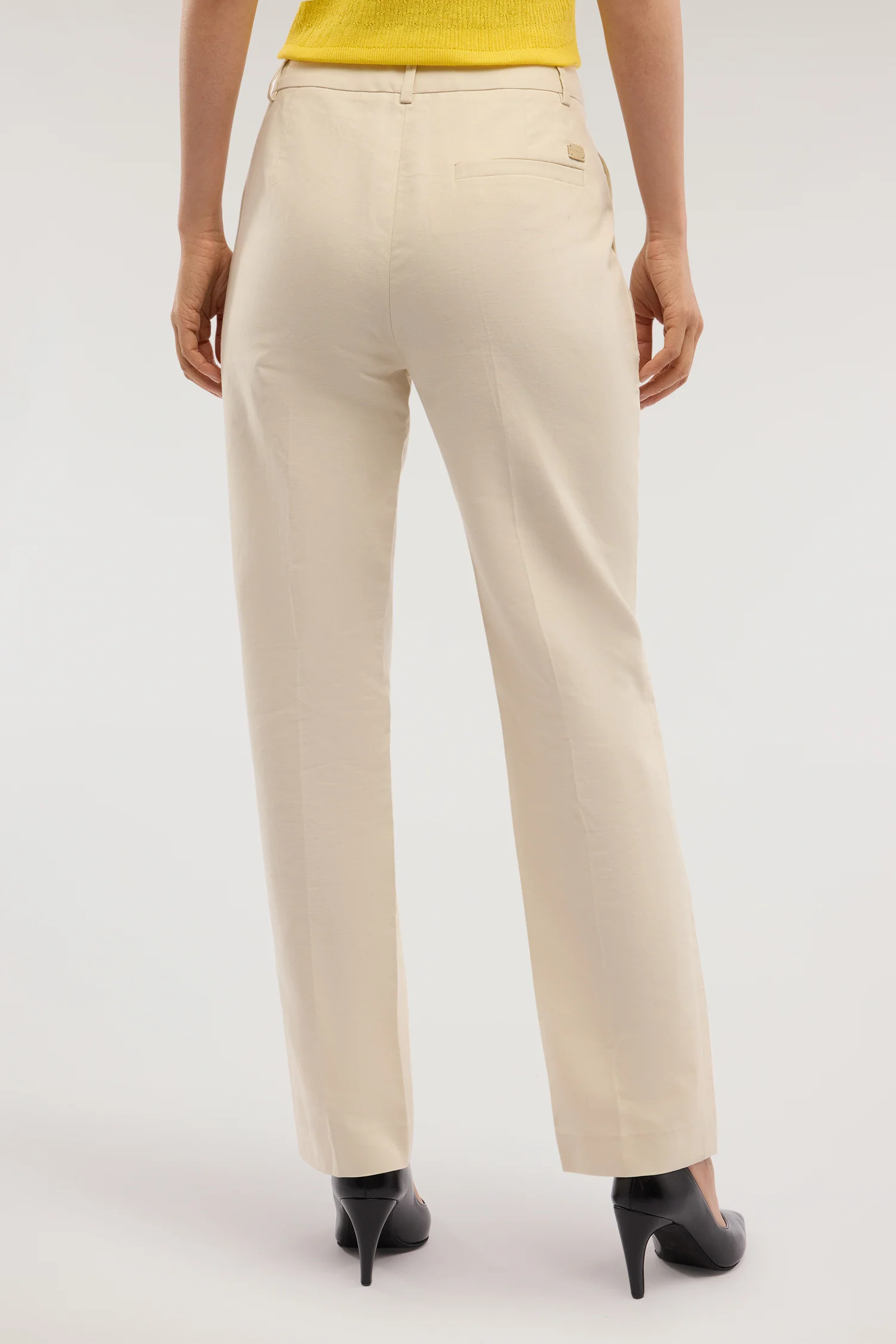 Cigarette trousers in cotton and linen - Image 3