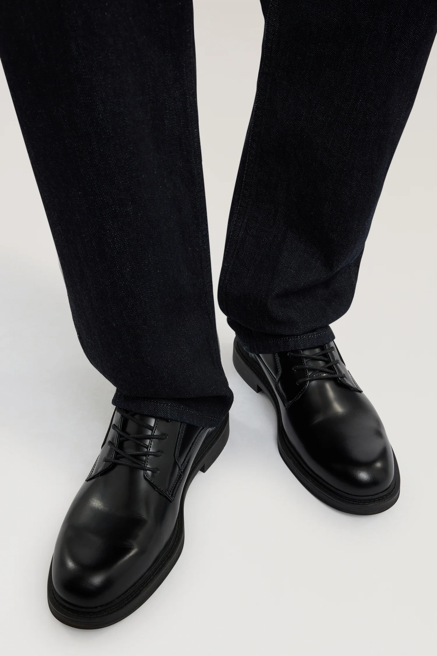 Leather lace-up shoes - Image 4