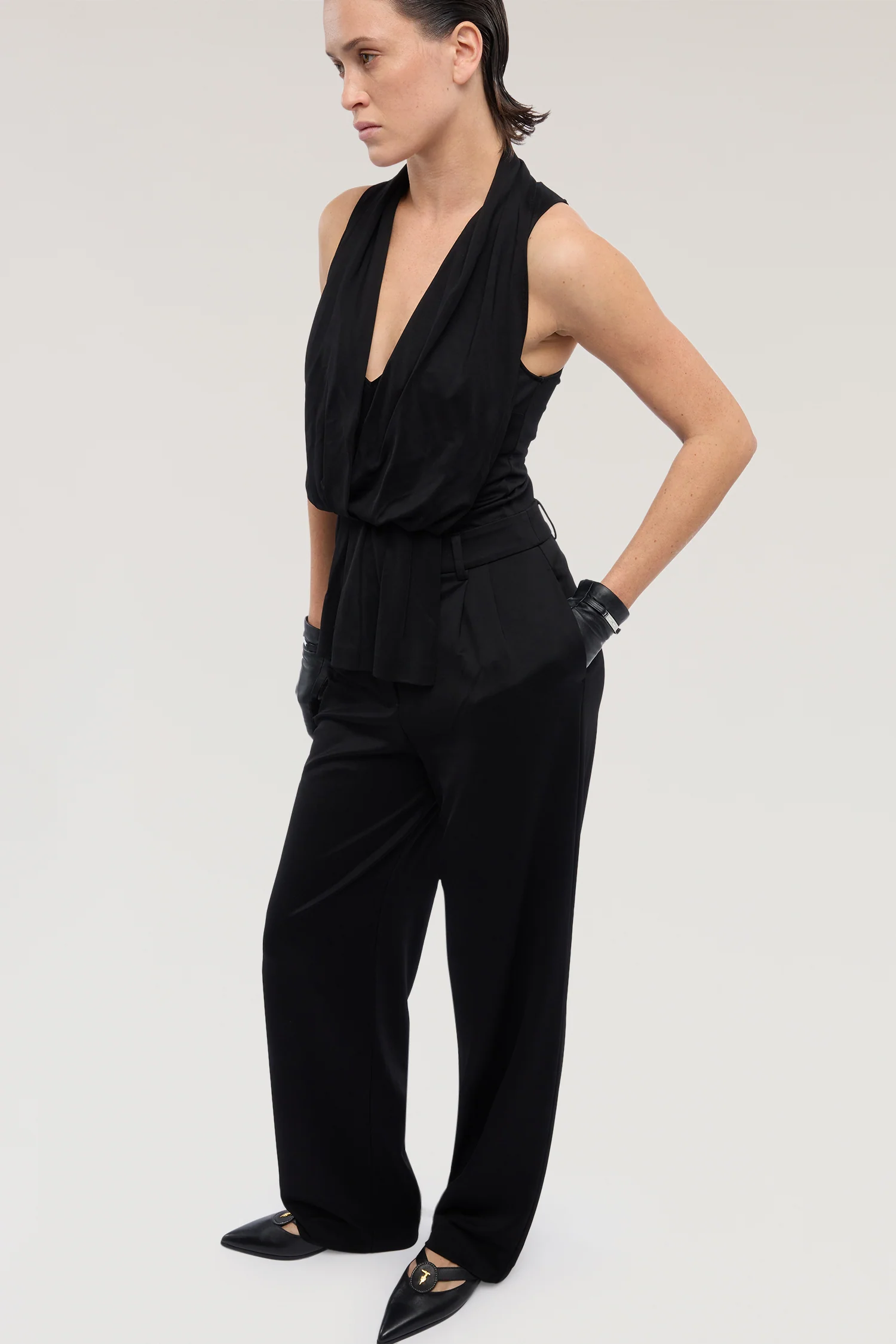 Loose-fitting trousers in fluid fabric - Image 4
