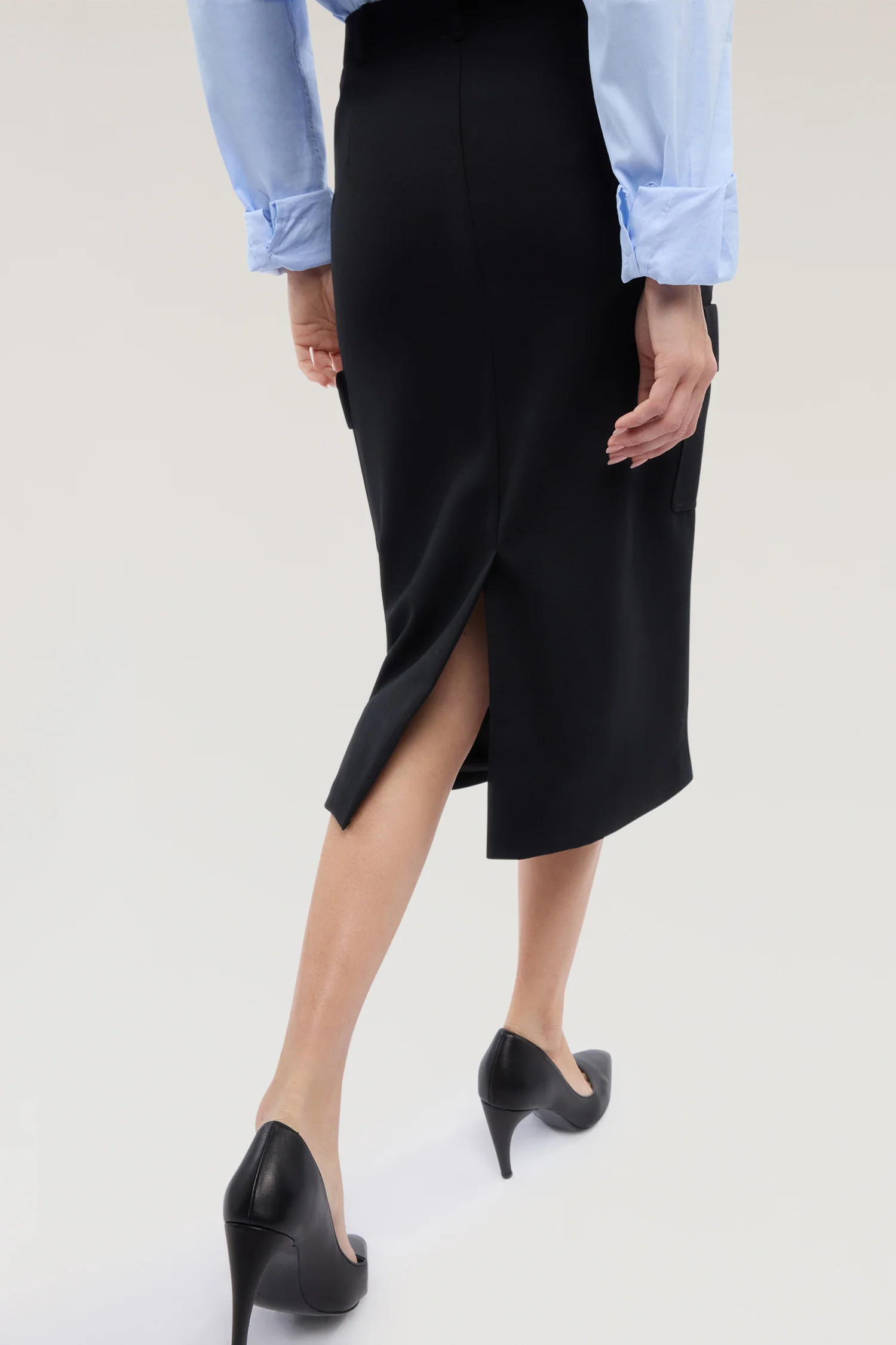 Midi skirt with pockets in lightweight fabric - Image 3