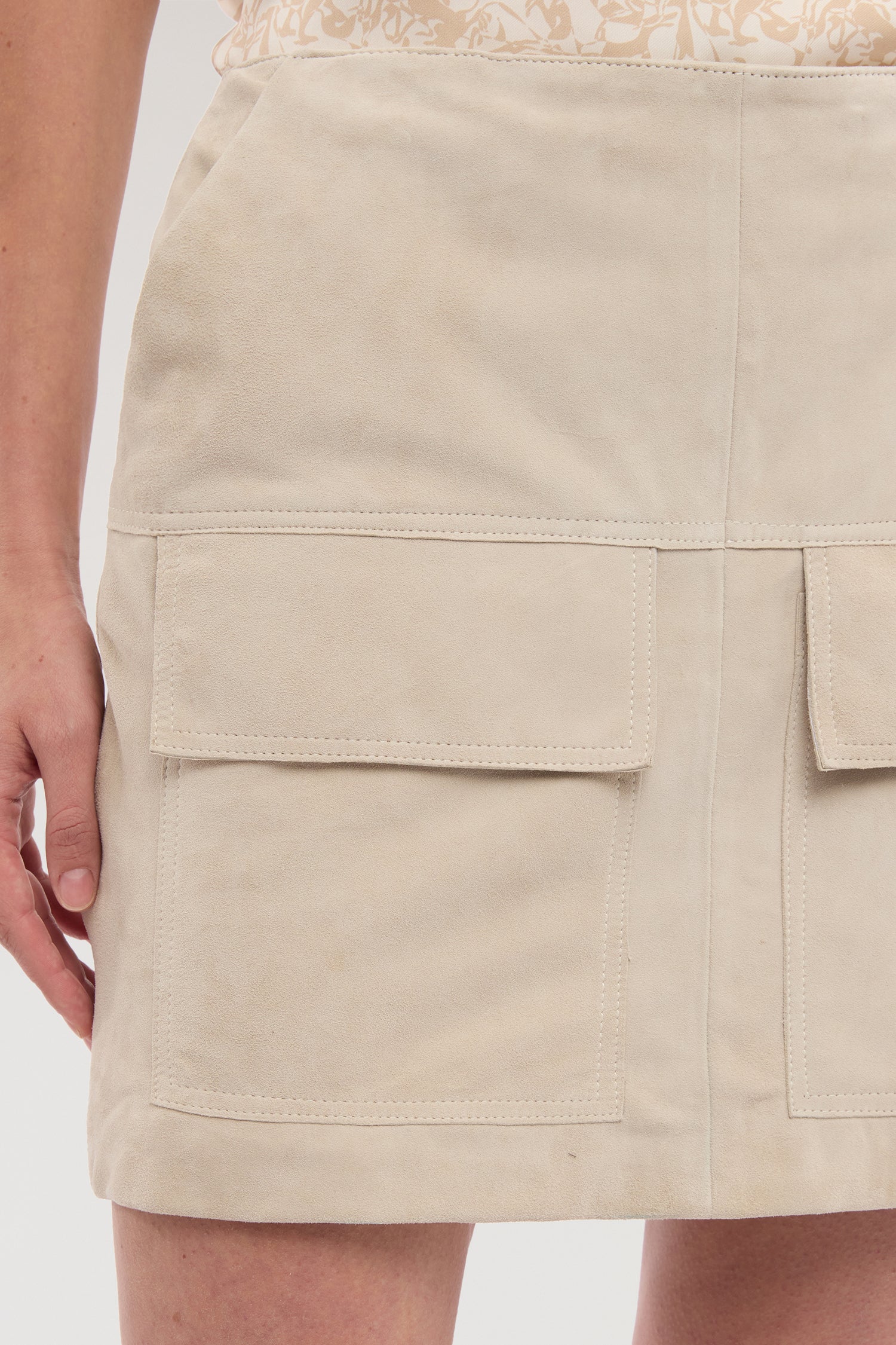 Mini skirt with applied leather pockets - Image 3