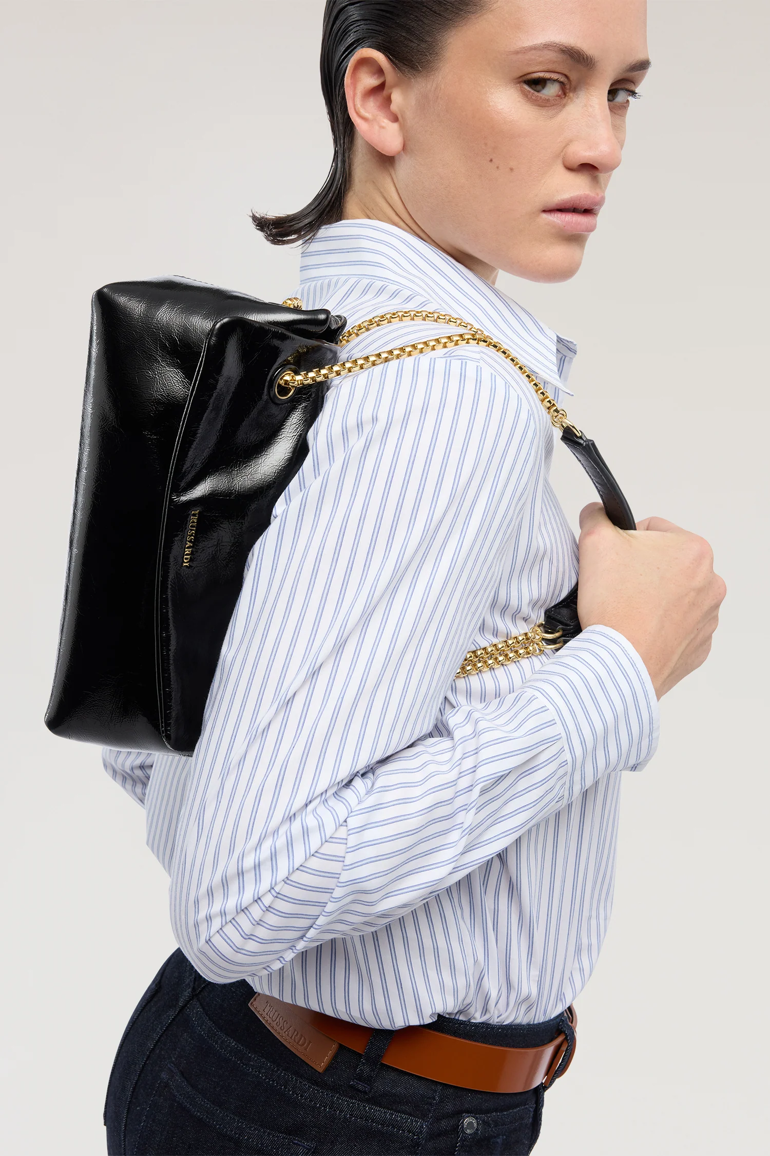 Orbita mini shoulder bag with leather chain - Image 5