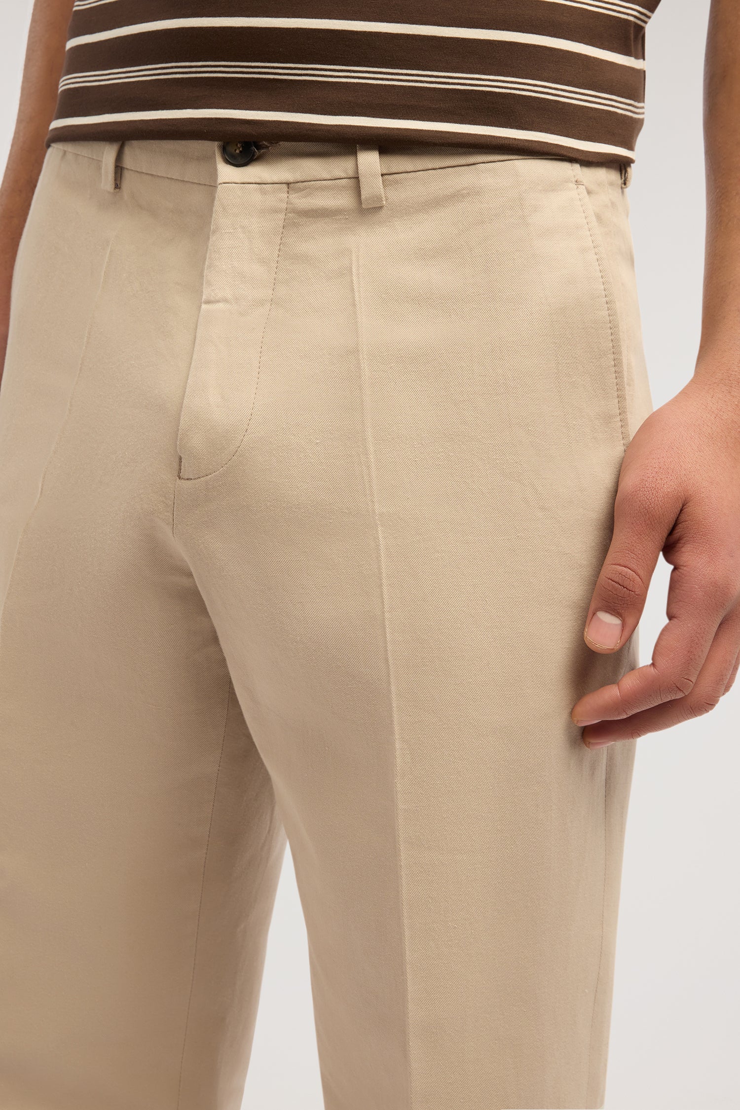 Relaxed fit trousers in linen blend - Image 3