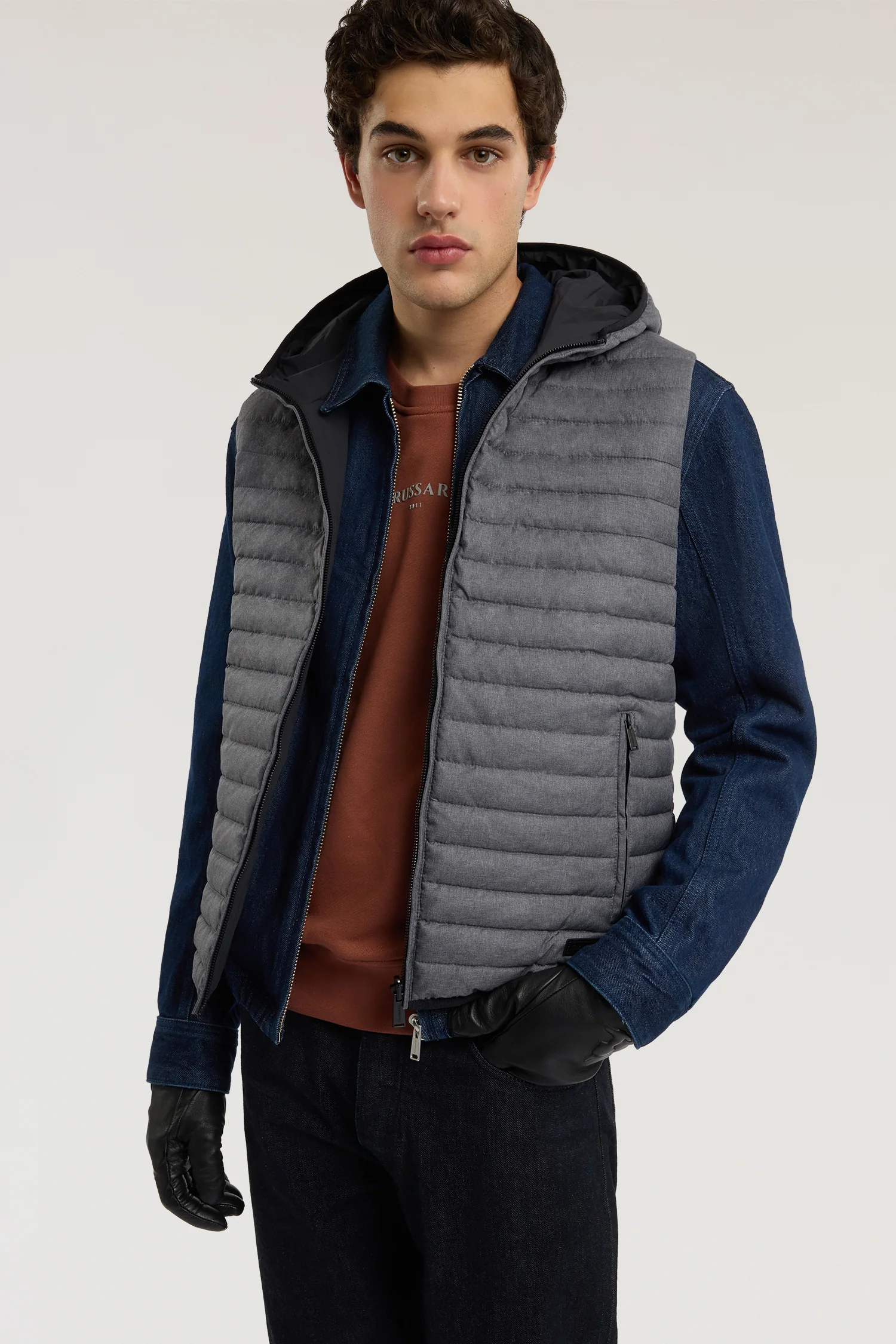 Reversible padded gilet with hood - Image 4