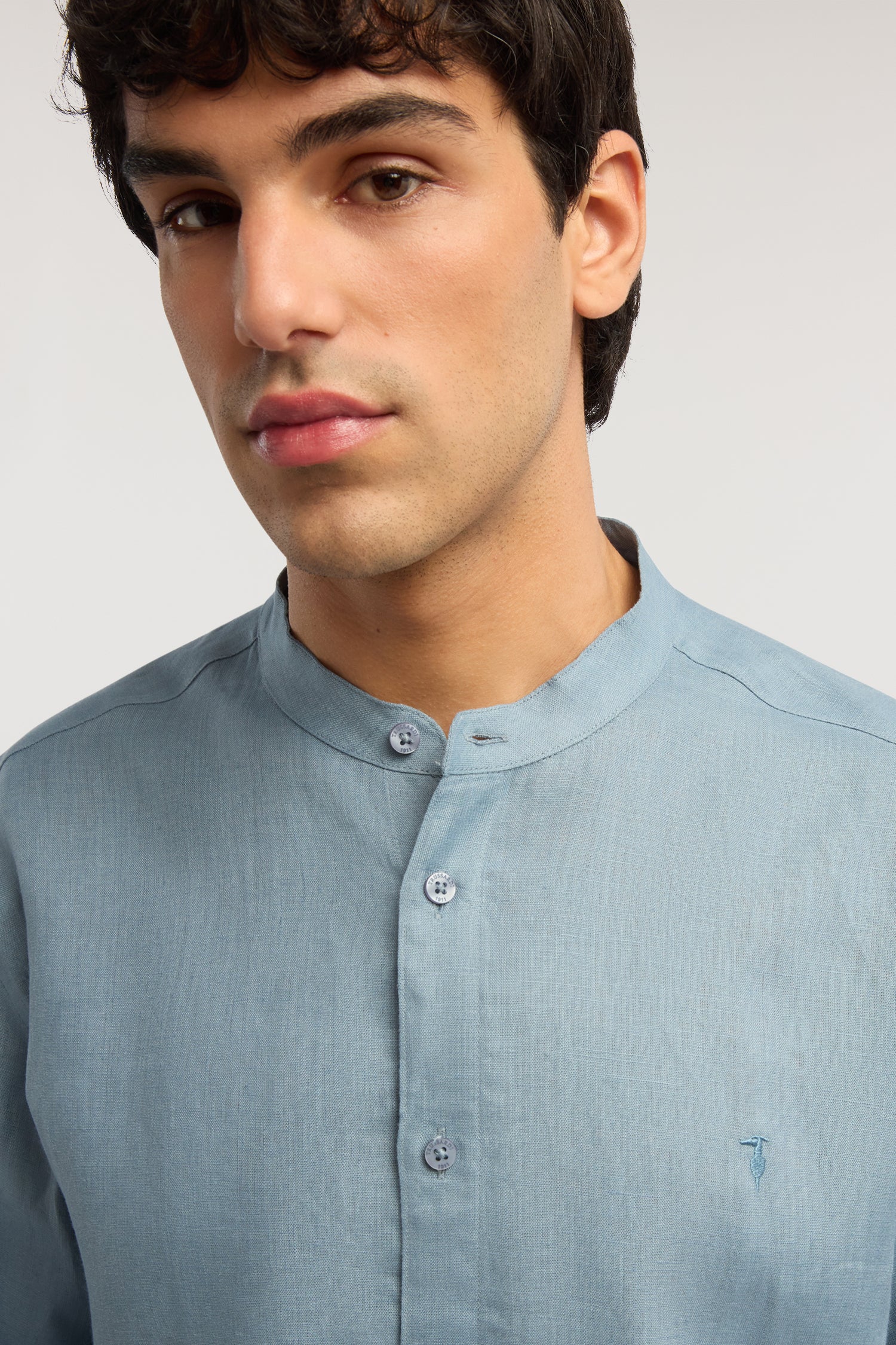 Shirt with Korean collar in linen - Image 3