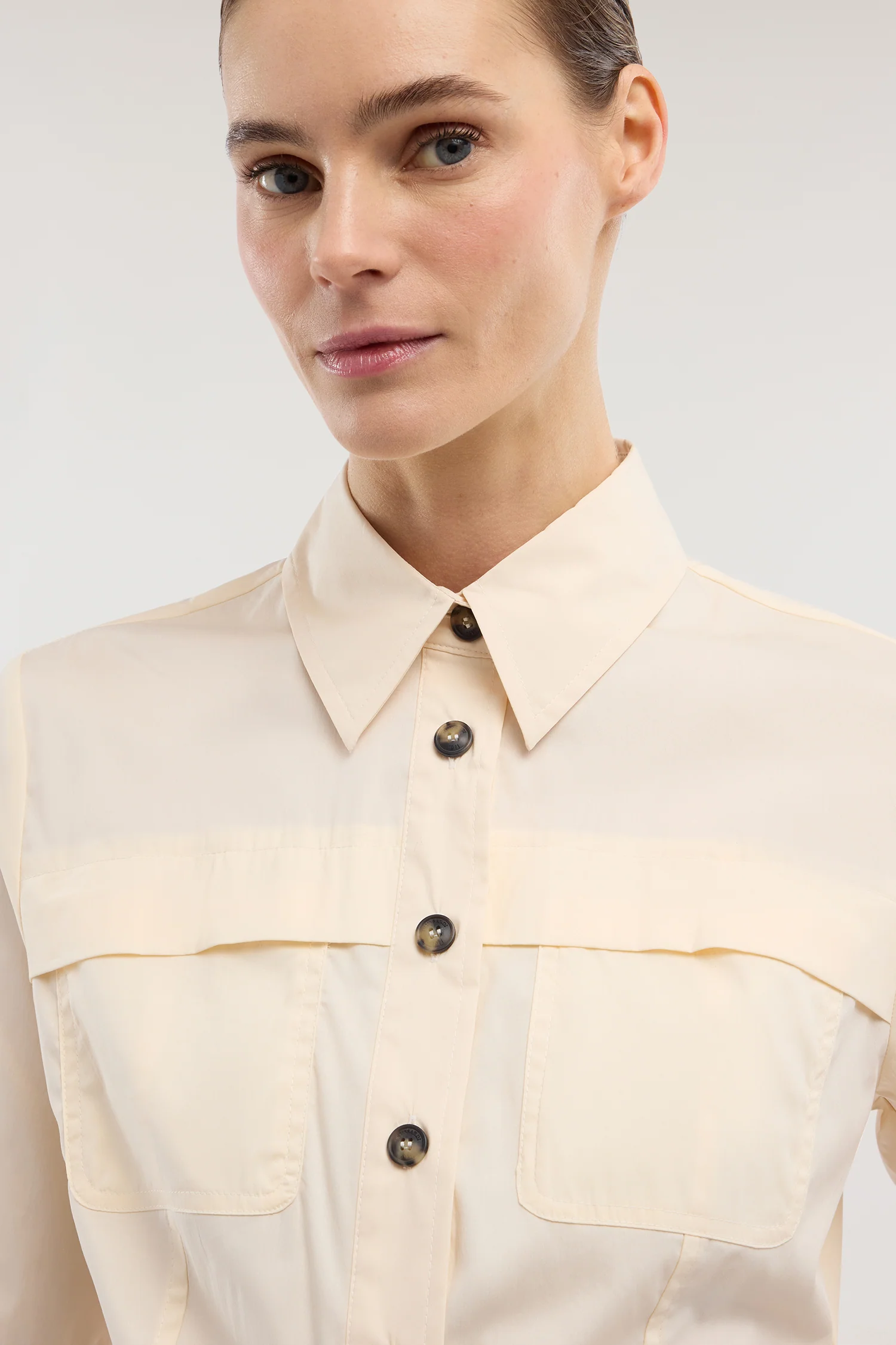 Short-sleeved cotton shirt in lightweight fabric