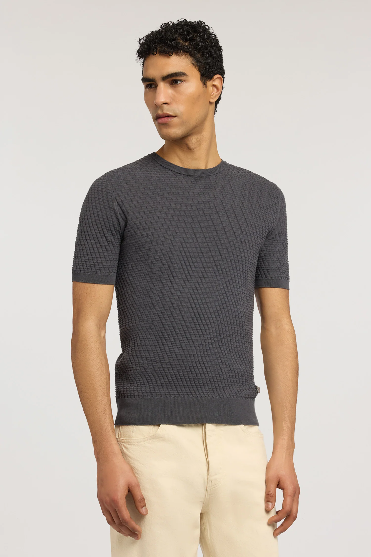 Short-sleeved cotton t-shirt with three-dimensional texture