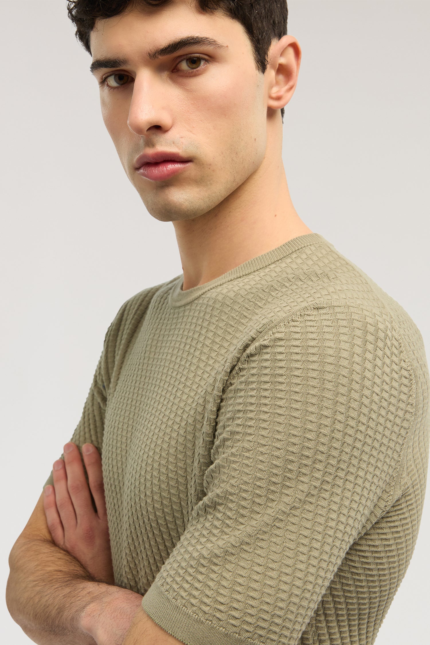 Short-sleeved cotton t-shirt with three-dimensional texture - Image 2
