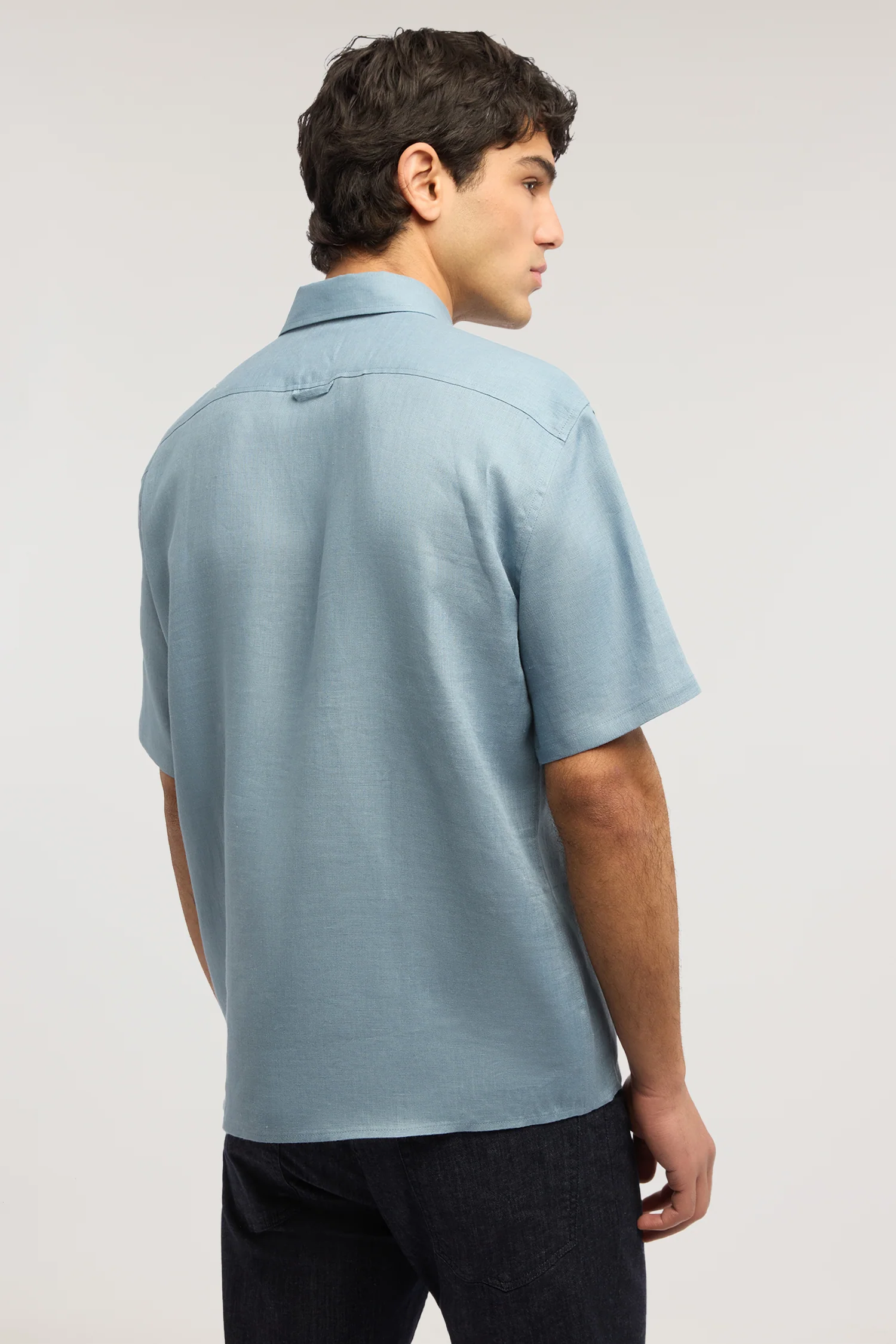 Short-sleeved linen shirt - Image 2