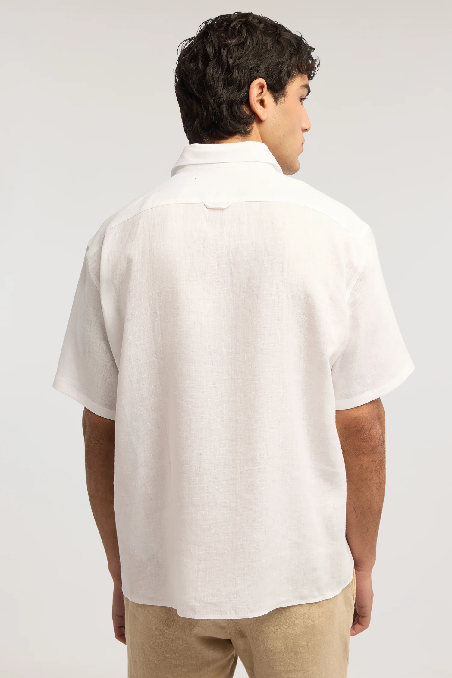 Short-sleeved linen shirt - Image 3