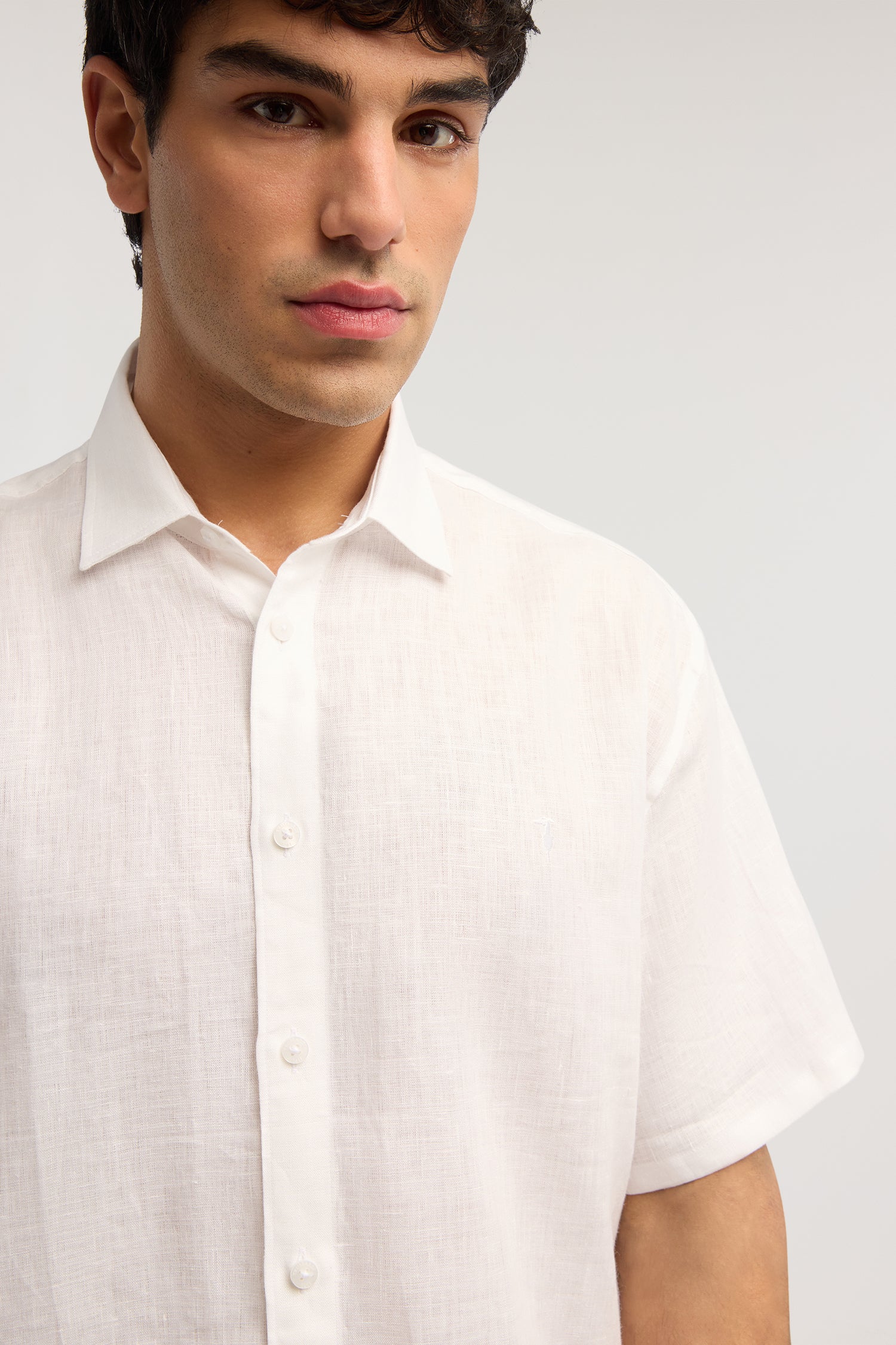 Short-sleeved linen shirt - Image 4