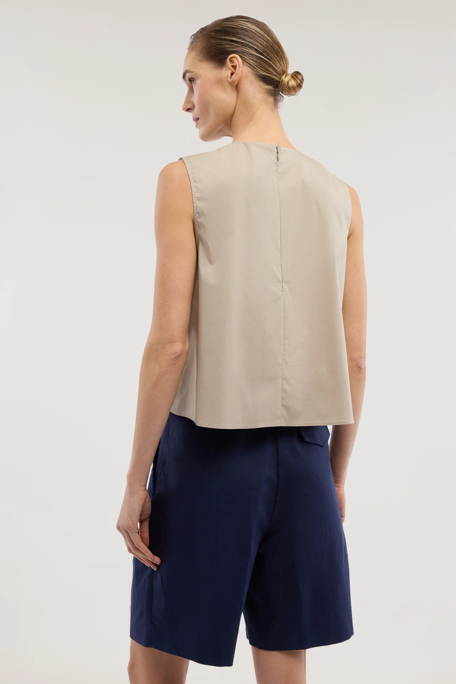 Sleeveless blouse in poplin - Image 3