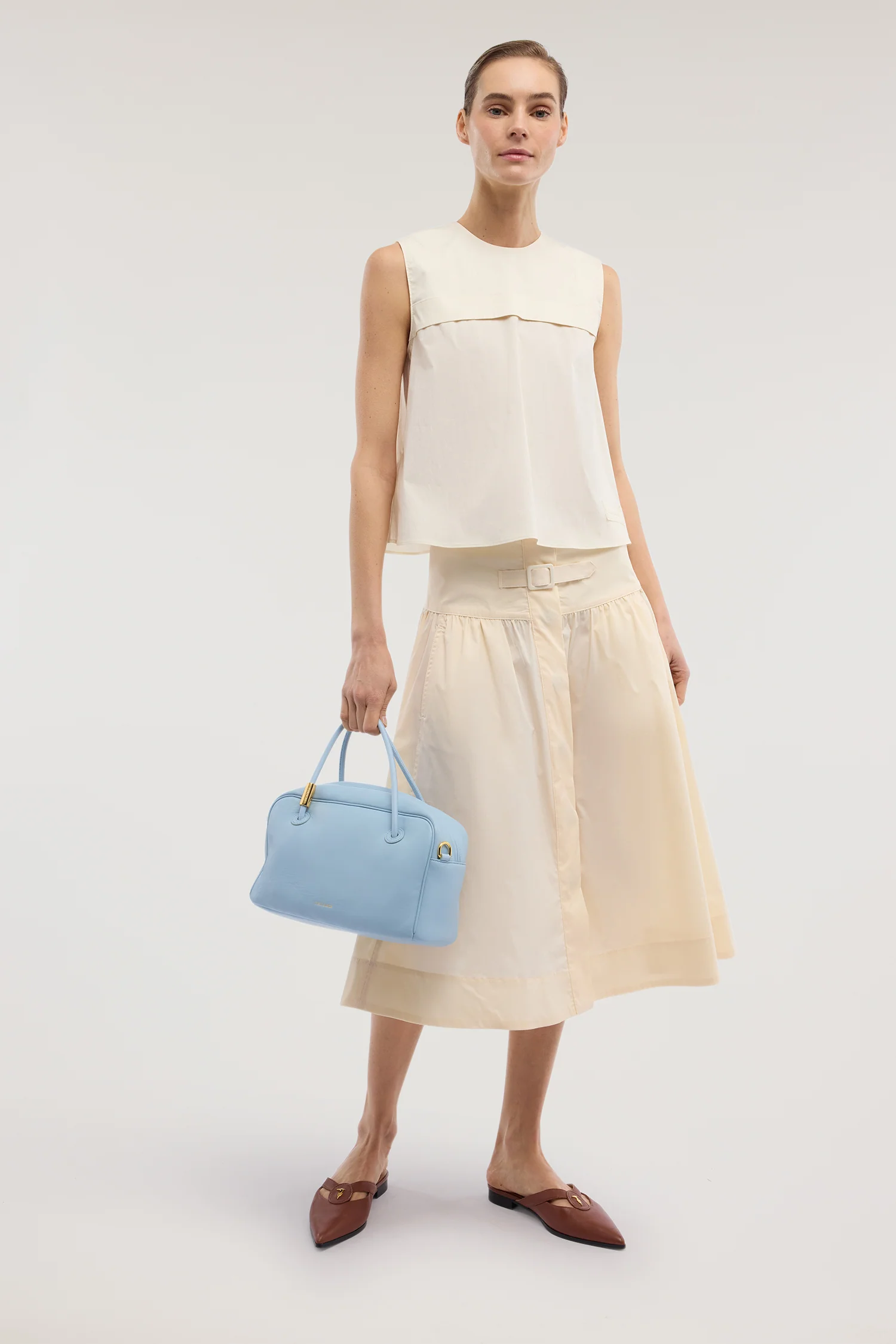 Sleeveless blouse in poplin - Image 4