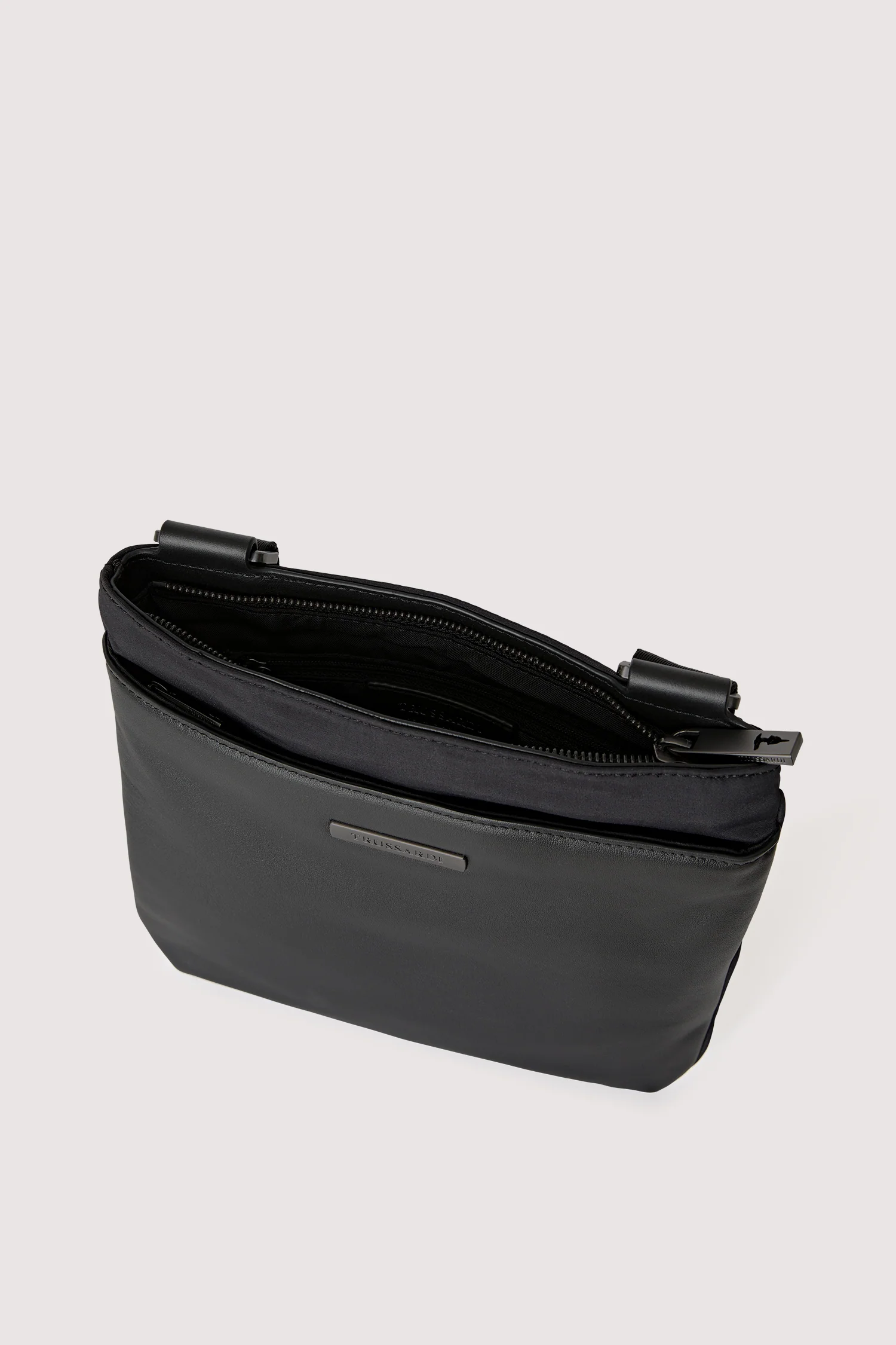 Travel media shoulder bag in nylon and leather - Image 3