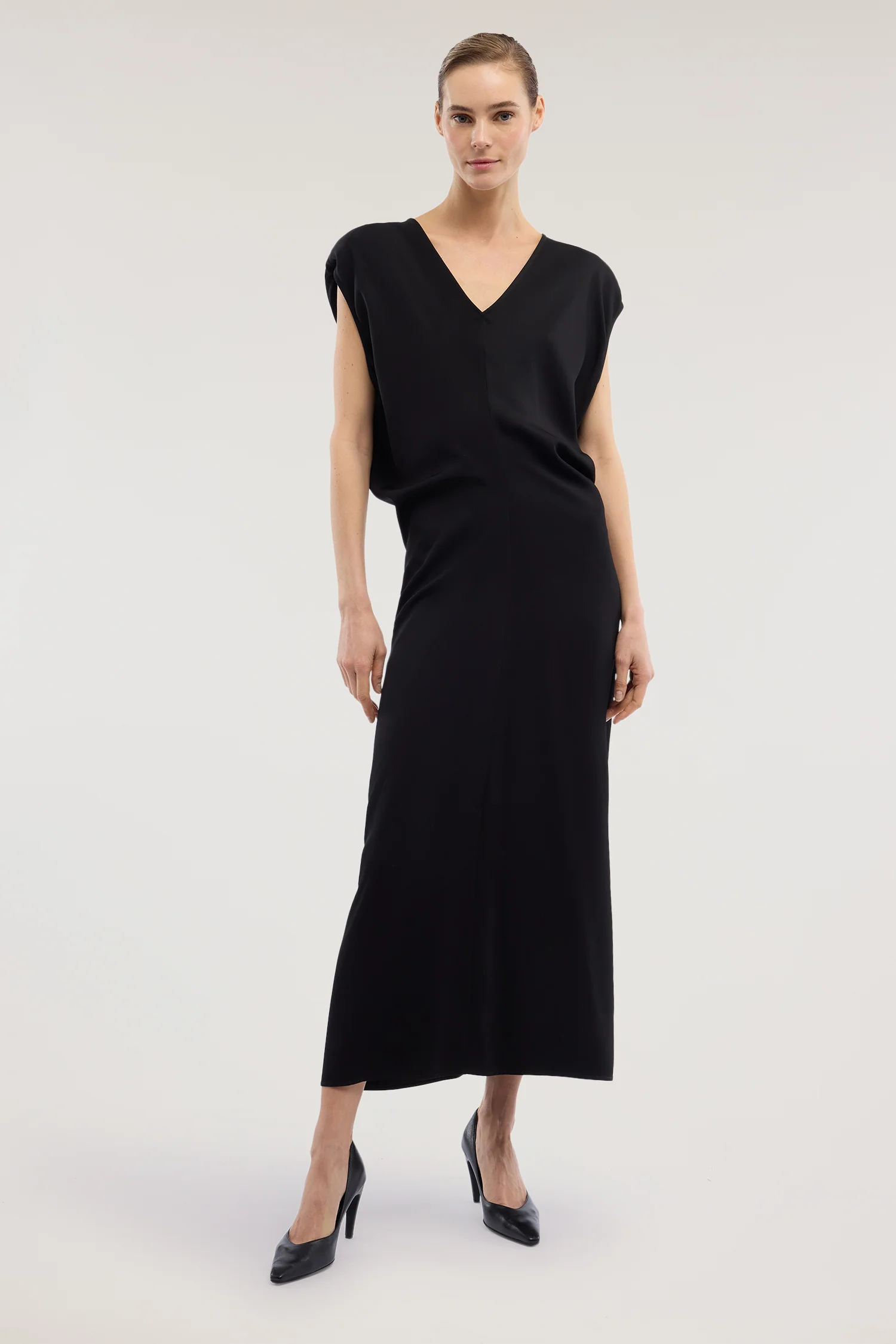 V-neck dress in viscose twill