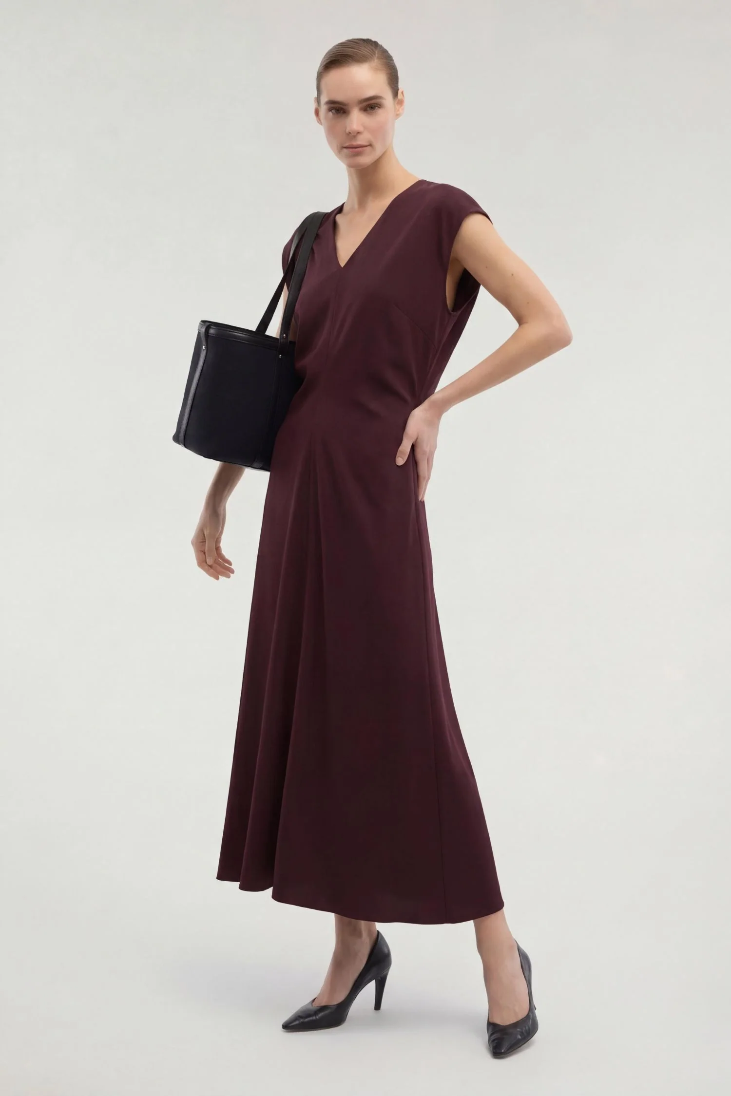 V-neck dress in viscose twill - Image 4
