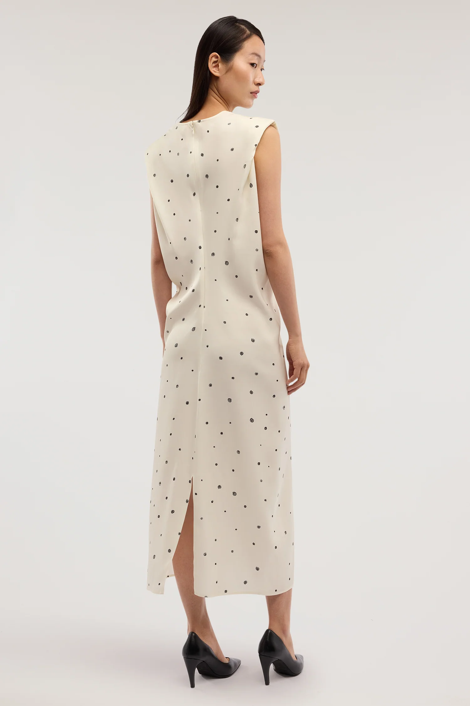 V-neck dress in viscose twill with polka dots, Gentleito model - Image 2