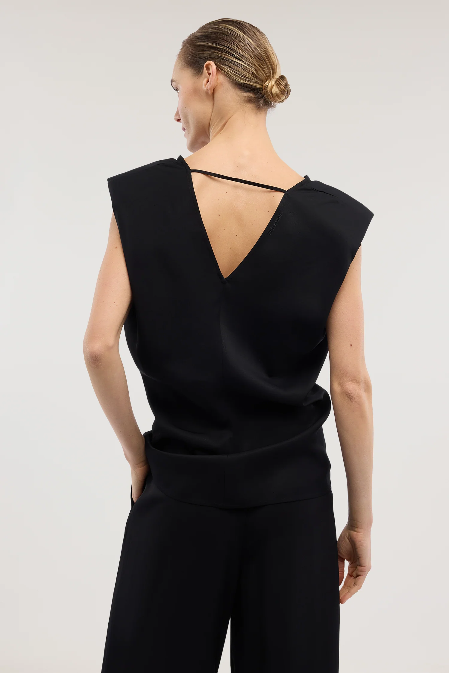 V-neck top in viscose twill - Image 3