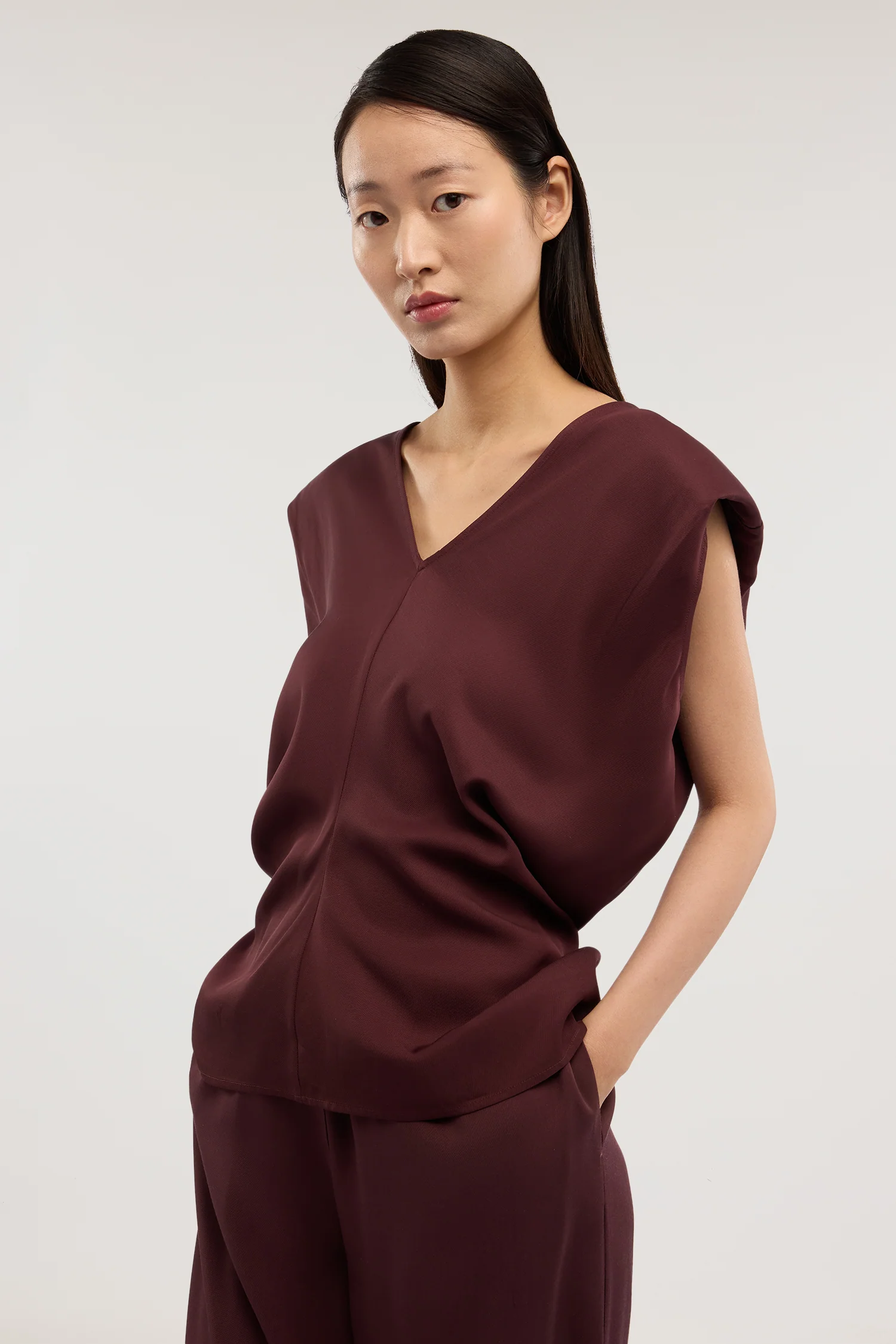 V-neck top in viscose twill