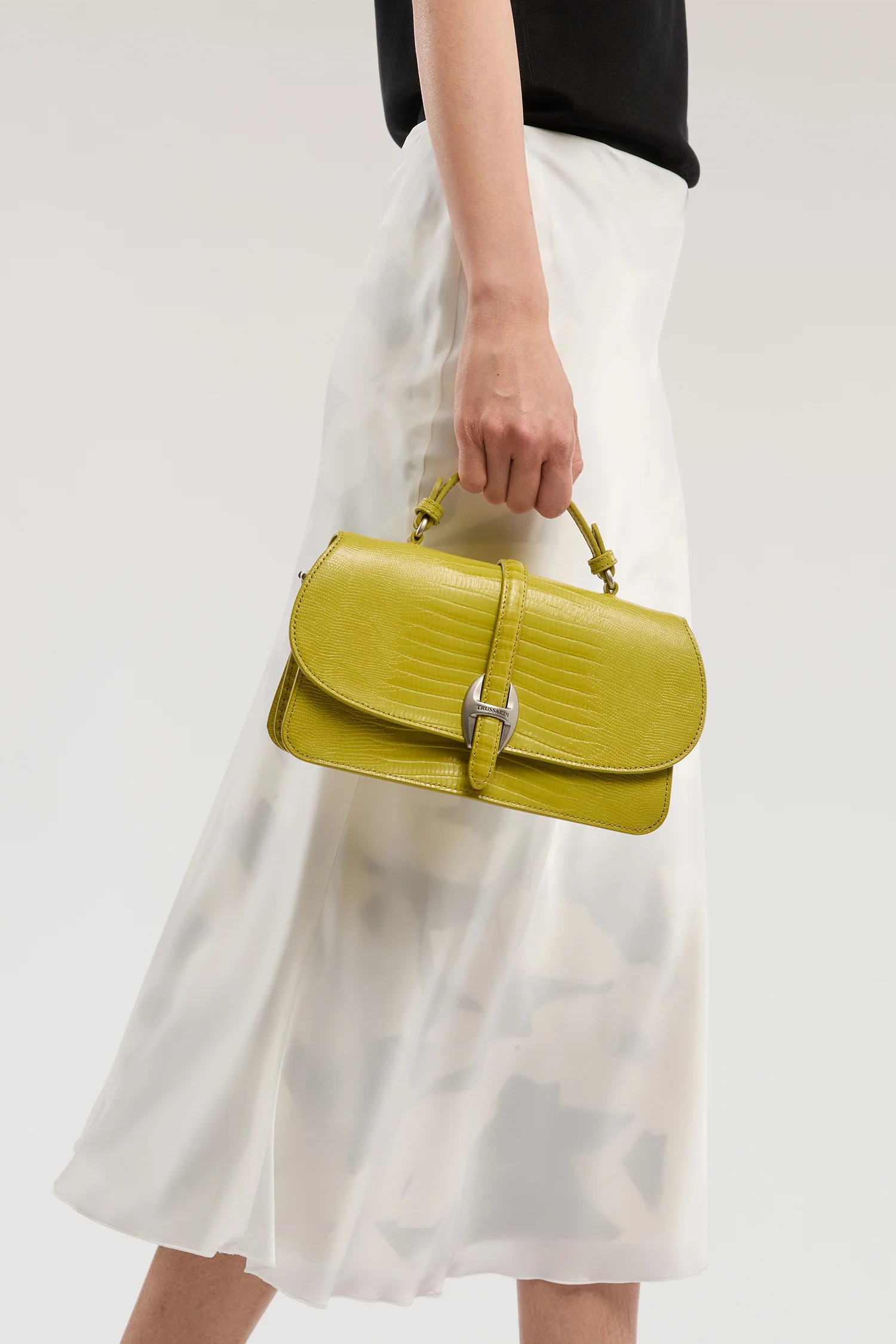 Velaria small top-handle bag in leather - Image 6