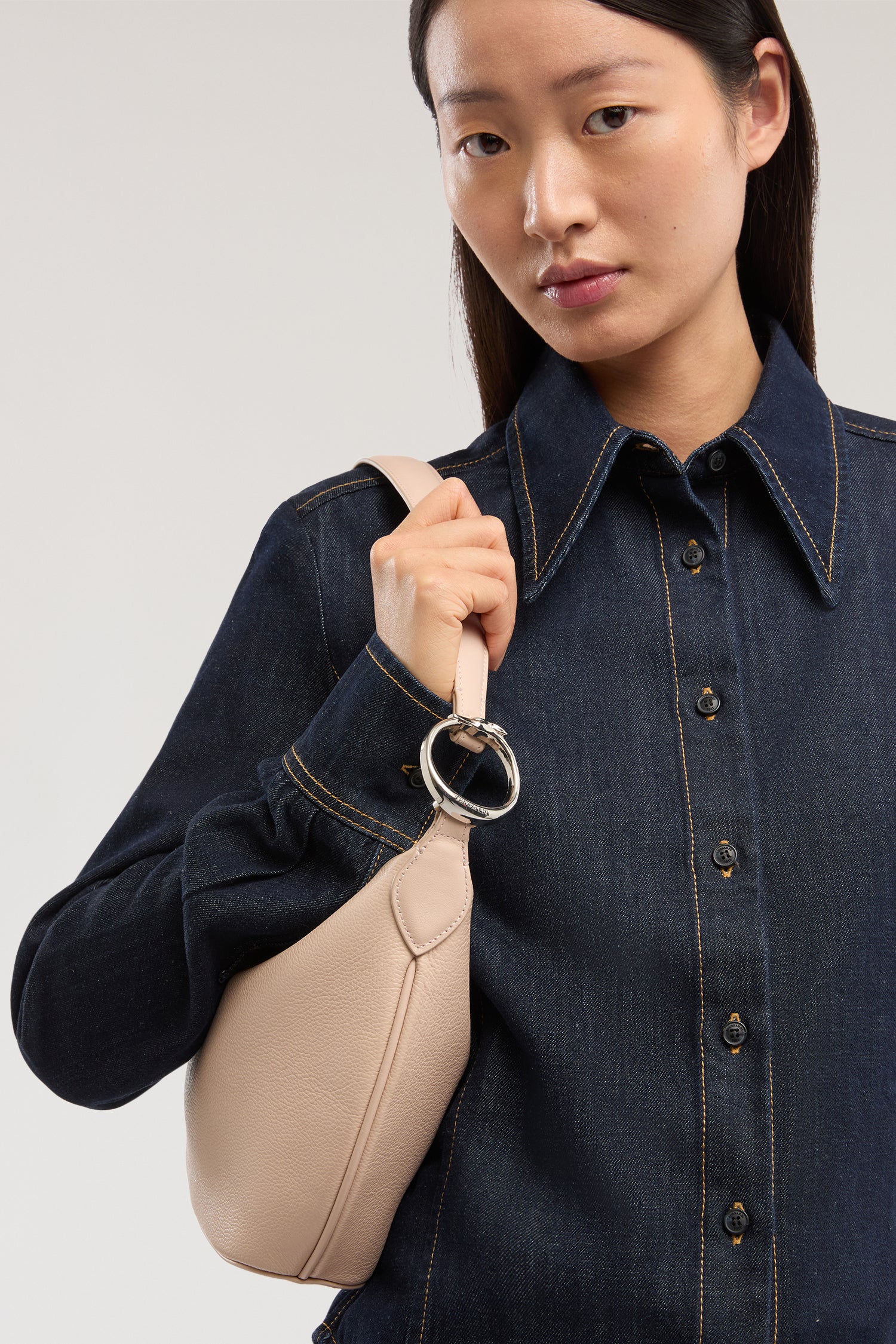 Whippet small hammered leather hobo bag - Image 5