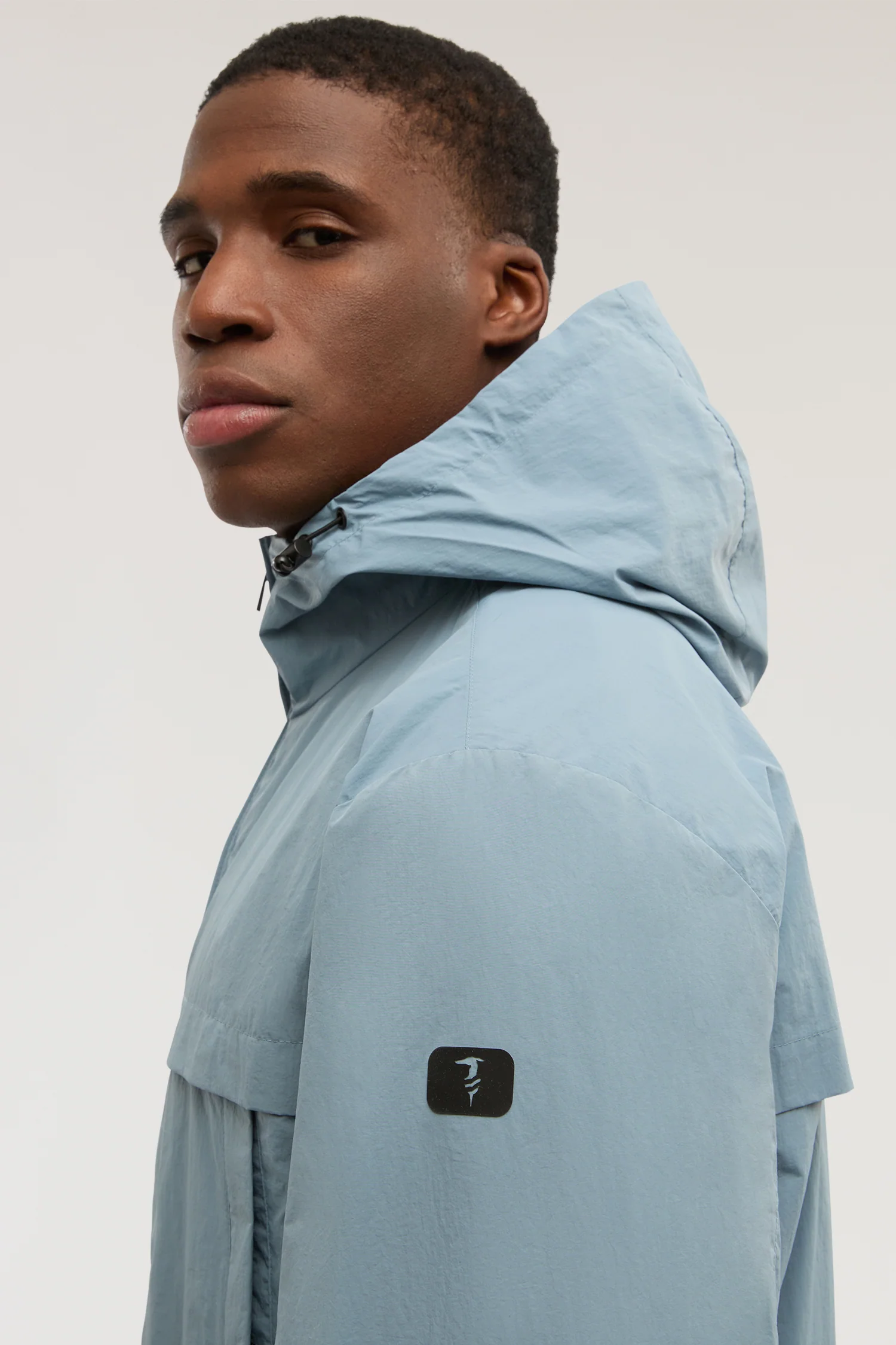 Windbreaker with hood in crinkle nylon - Image 3
